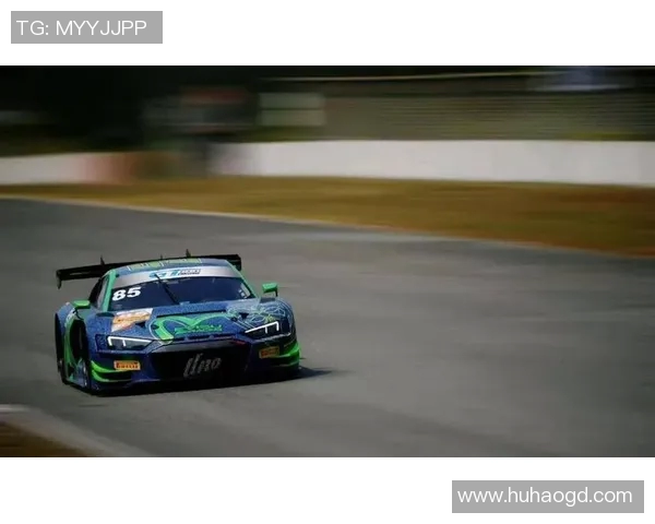 中国赛车手在国际赛事中展现风采与实力的精彩瞬间